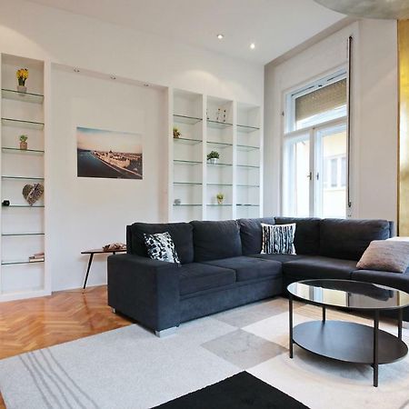 Luxury Gold Plated Suite In Calm Central Location 부다페스트 외부 사진