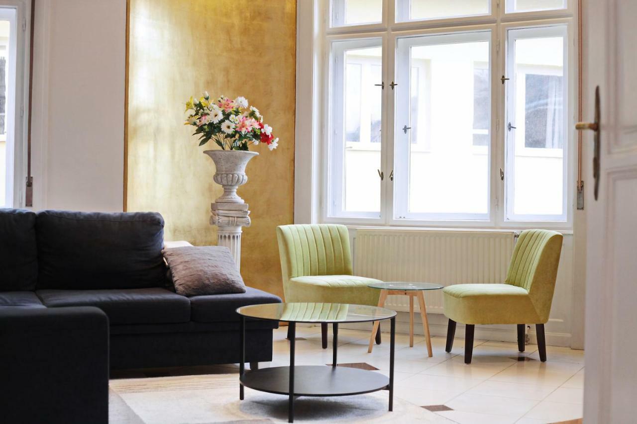 Luxury Gold Plated Suite In Calm Central Location 부다페스트 외부 사진